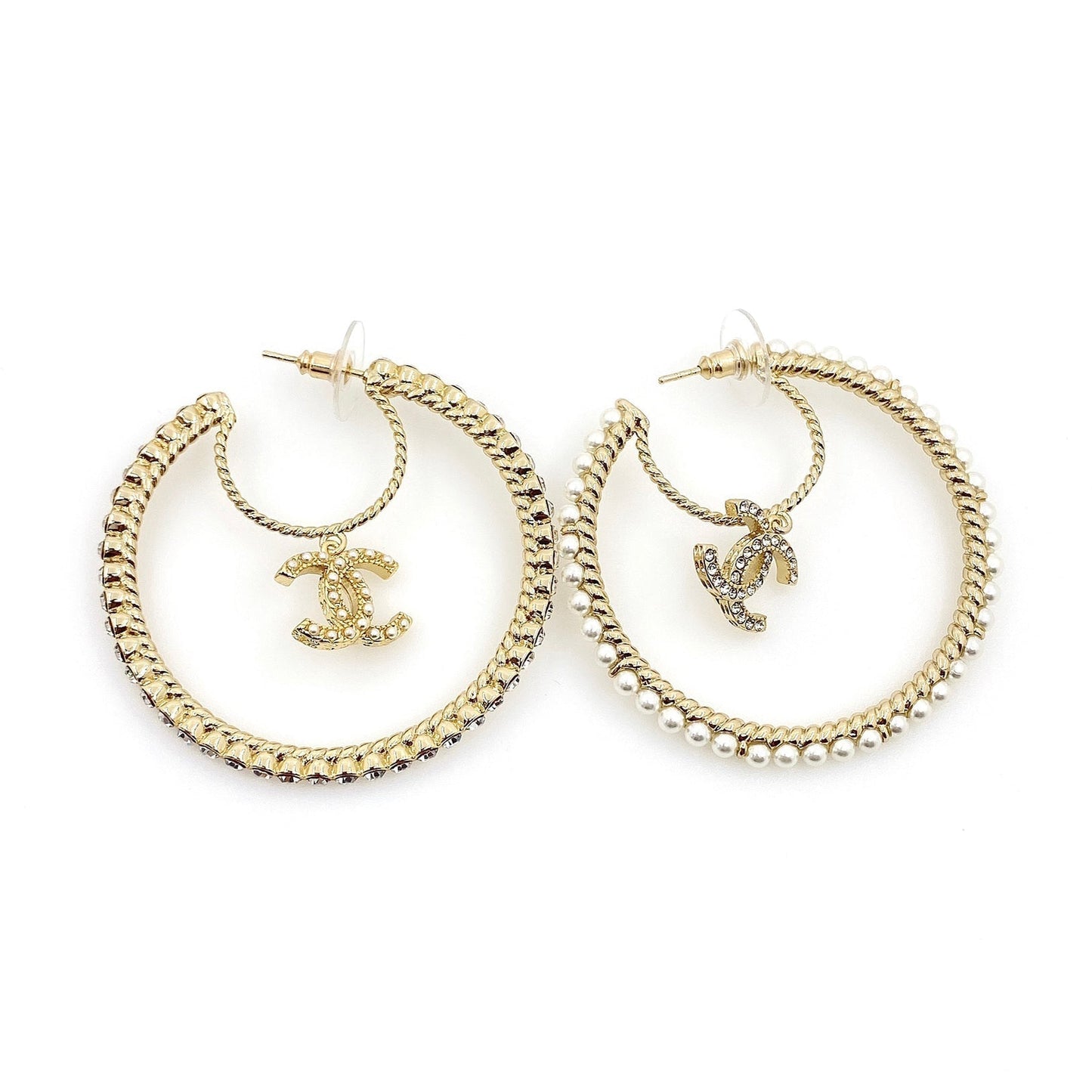 18k CHANEL CC Circle Earrings