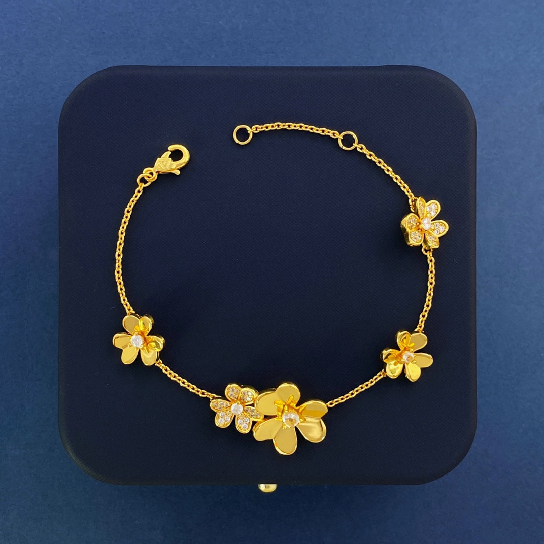 18K Van Cleef & Arpels Frivole Bracelet