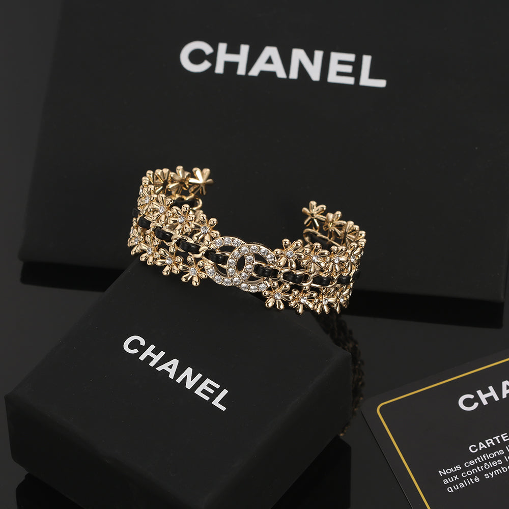 Bracelet manchette ouvert en strass 18 carats CC