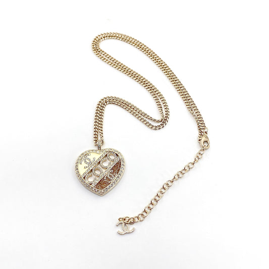 18K CHANEL CC Heart Chain Necklace