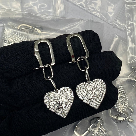 18K Louis Diamond Heart Earrings