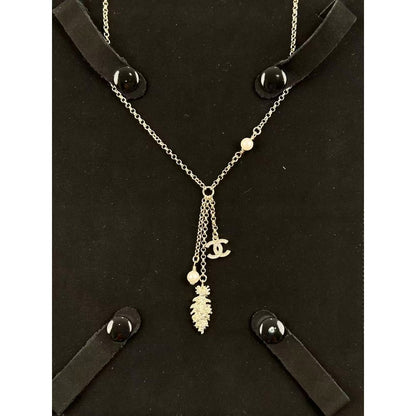 18K CC 25S Pearl Feathers Necklace