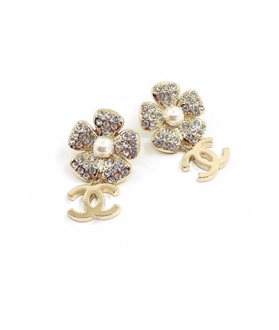 Boucles d'oreilles à cristaux complets de fleurs CC CHANEL 18K