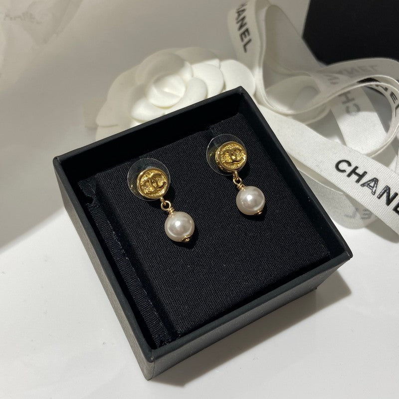 CC 26P Pearl Drop Gold Earrings