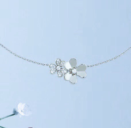 18K Frivole Clover Clover Necklace