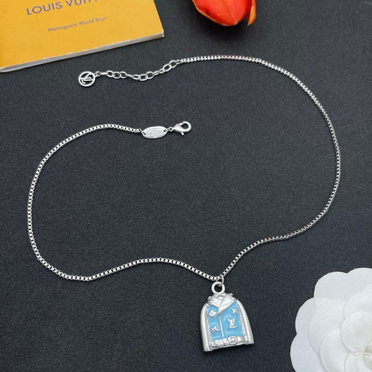 18K Louis Dress Gold Necklace