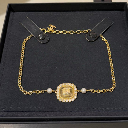18K CC 25K Cube Pearl Choker Necklace