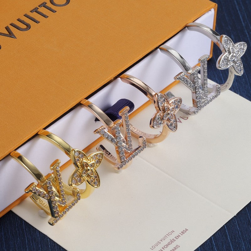 Louis Diamond Circle Gold Earrings