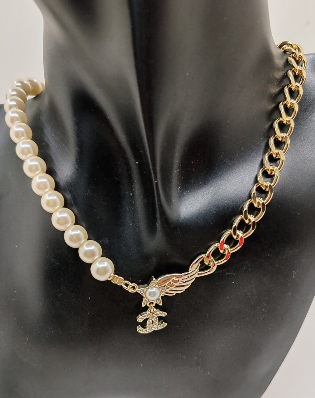 Collier ras du cou à chaîne de perles CC 18 carats