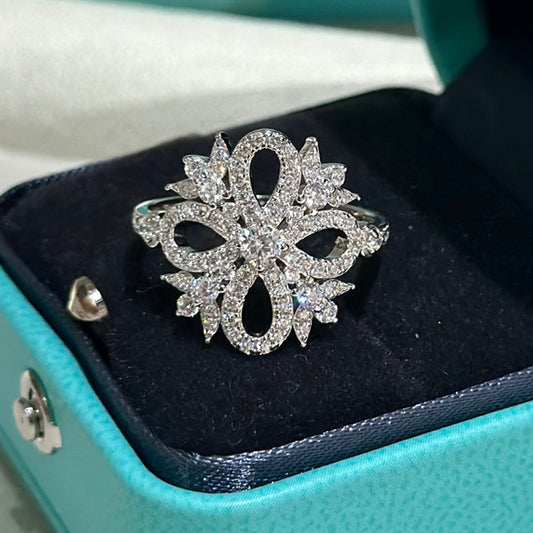 18K T Vinatge Flower Ring