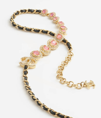 Collier en cuir avec cristaux roses CC 18 carats