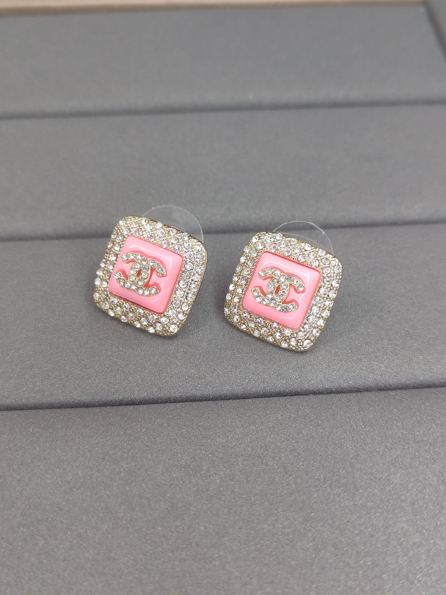 Boucles d'oreilles carrées roses avec diamants CC 18 carats