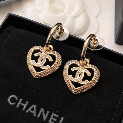 18K CHANEL Heart Strass Earrings