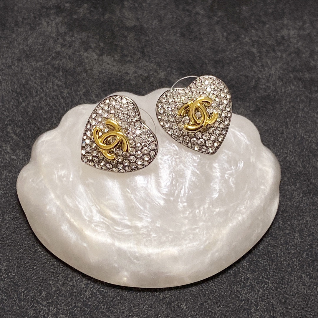 18K CC Heart Diamonds Earrings