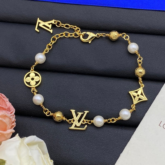 18K Louis Pearls Bracelet