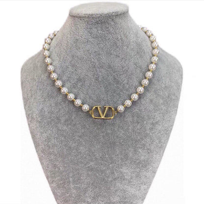 18K VLogo Pearls Choker Necklace