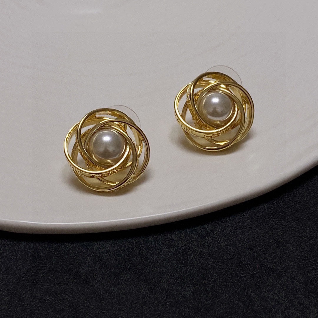 18K CC Pearl Earrings