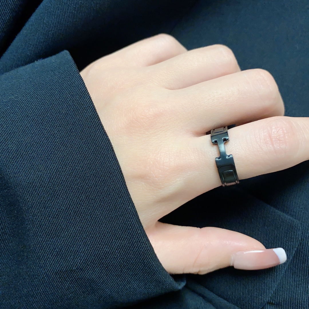 Clic HH So Black Ring