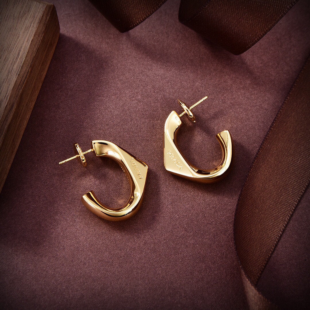 18K Pra Triangle Open Earrings