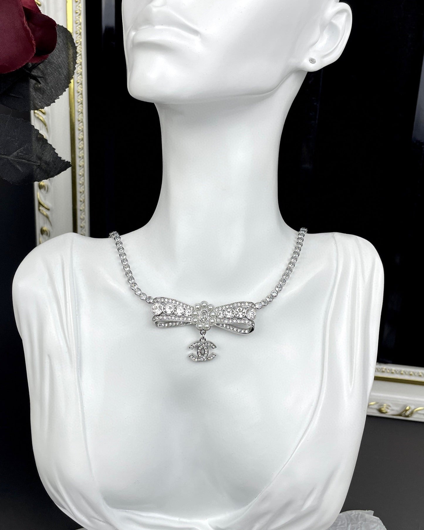 Collier nœud papillon en diamants CC 18 carats