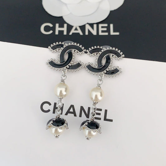 18k CHANEL CC Pearl Crystals Earrings