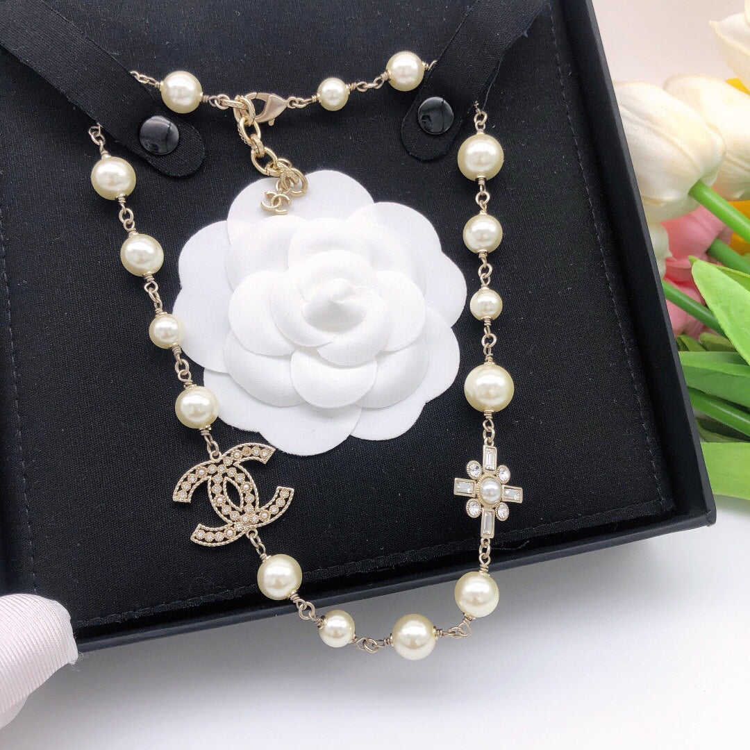 18K CC Flower Pearls Chain Necklace