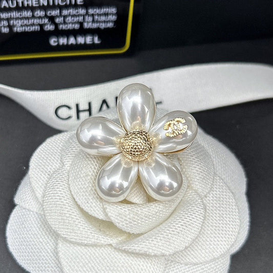 18K CHANEL Pearls Brooch