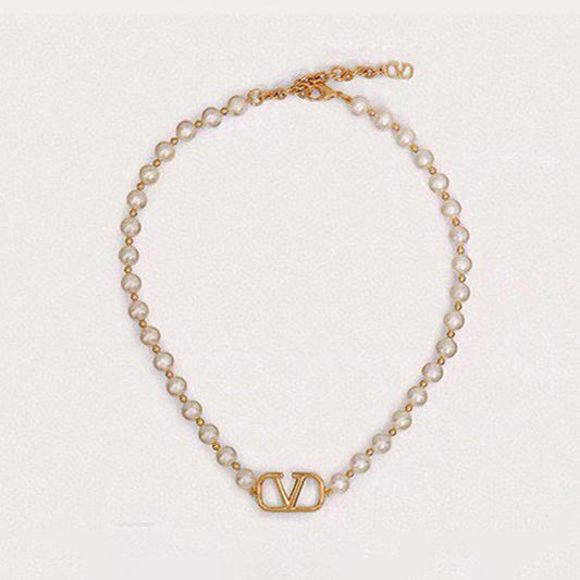 18K VLogo Pearls Choker Necklace