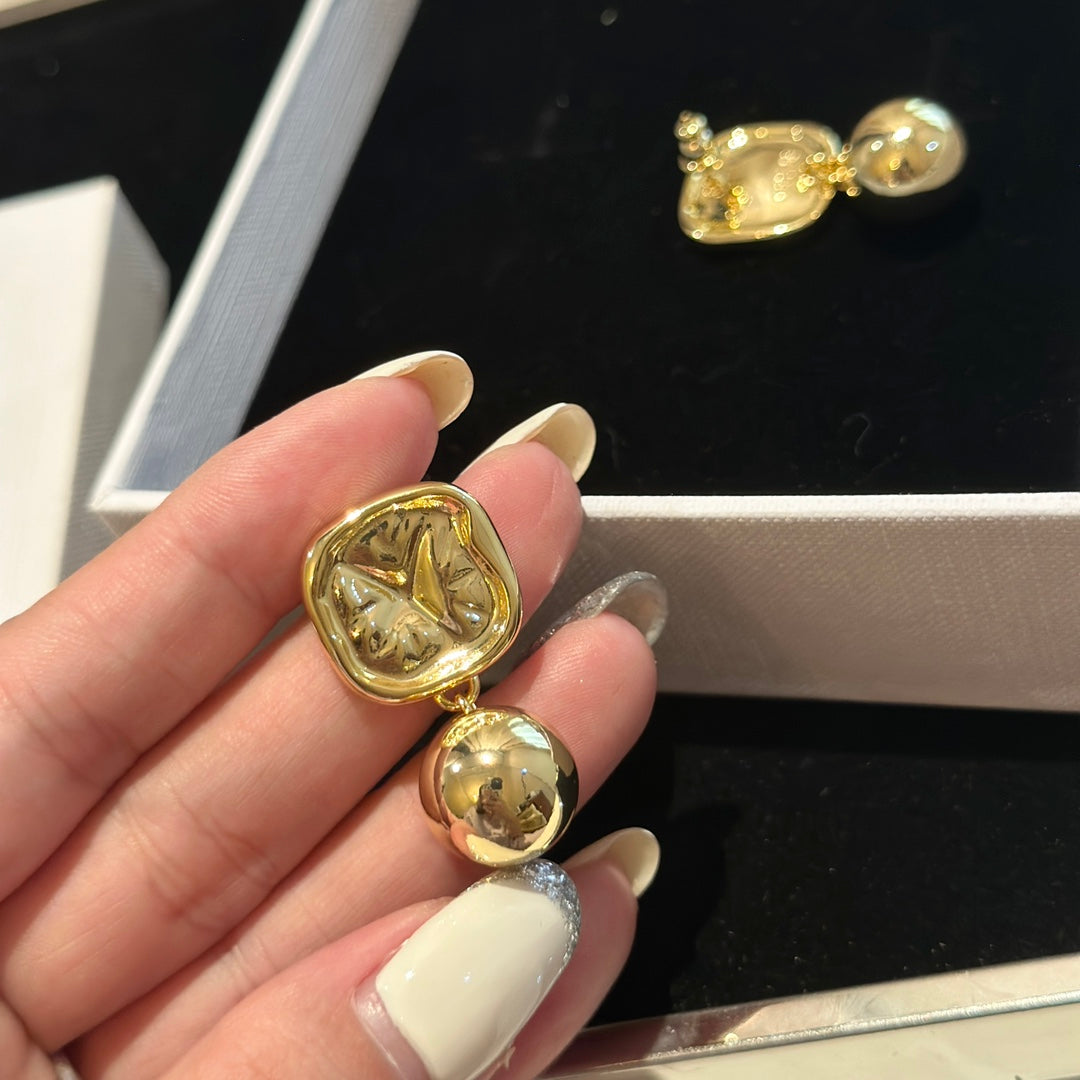 18K Triomphe Vintage Earrings