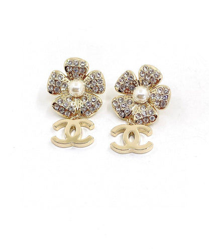 Boucles d'oreilles à cristaux complets de fleurs CC CHANEL 18K