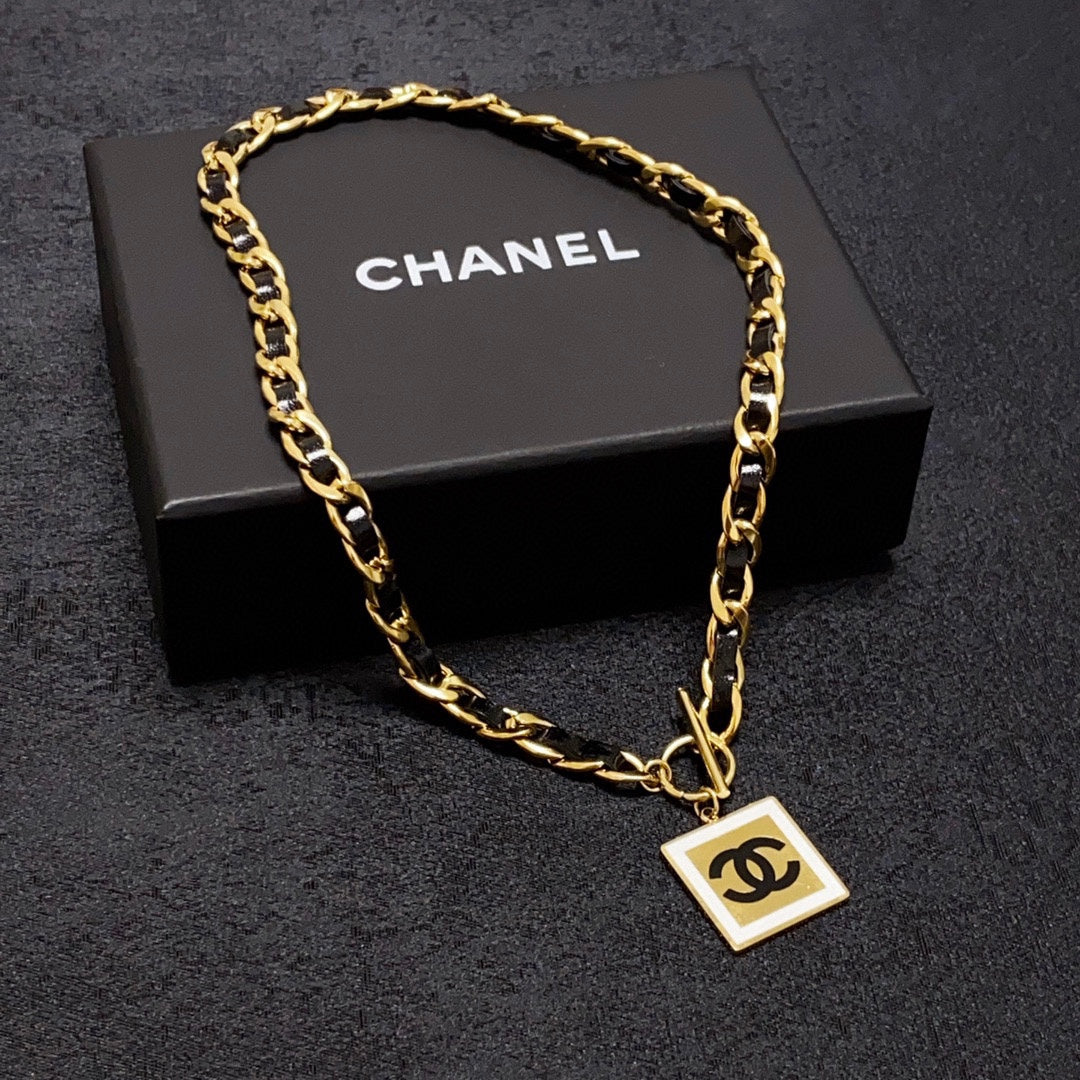 18K CHANEL Leather Choker Necklace