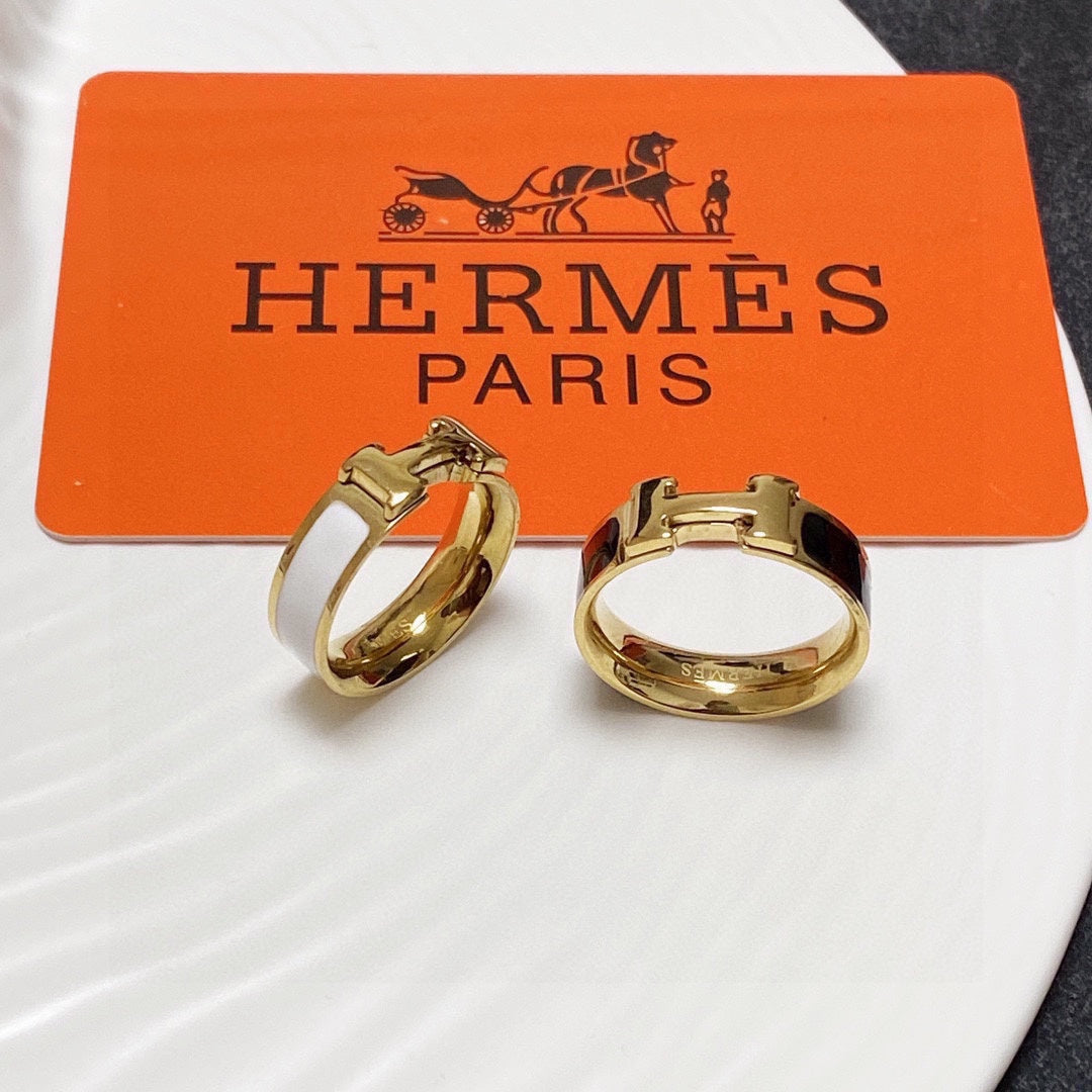 18K Vintage Clic H Ring