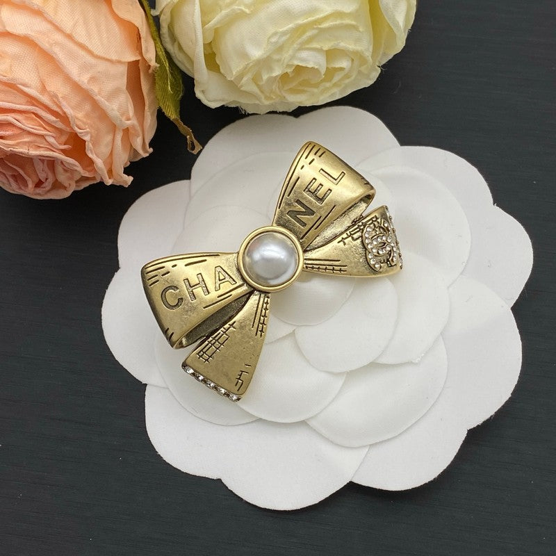 CC Bow Tie Pearl Gold Brooch