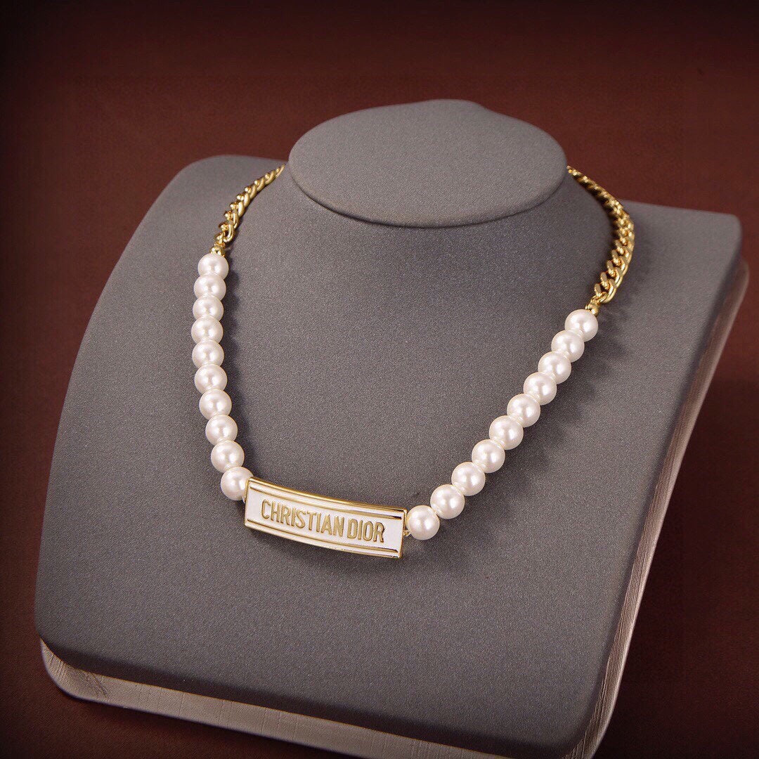 18K CD 30 Montaigne Necklace