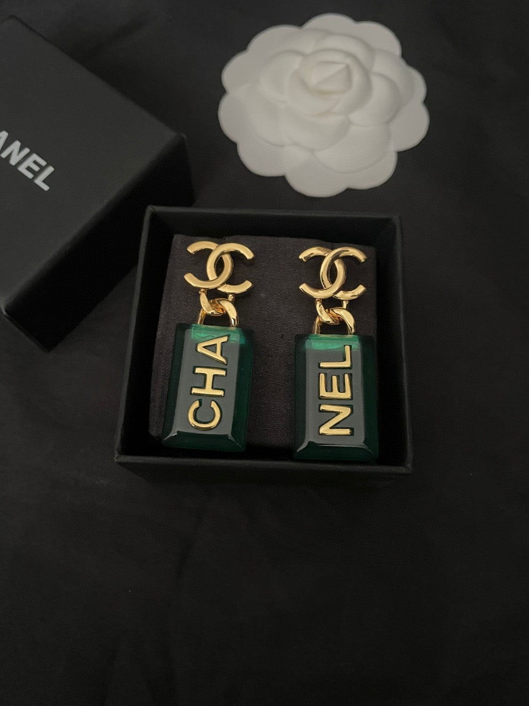 Boucles D'oreilles Bouteille De Parfum Vert CC 18 Carats