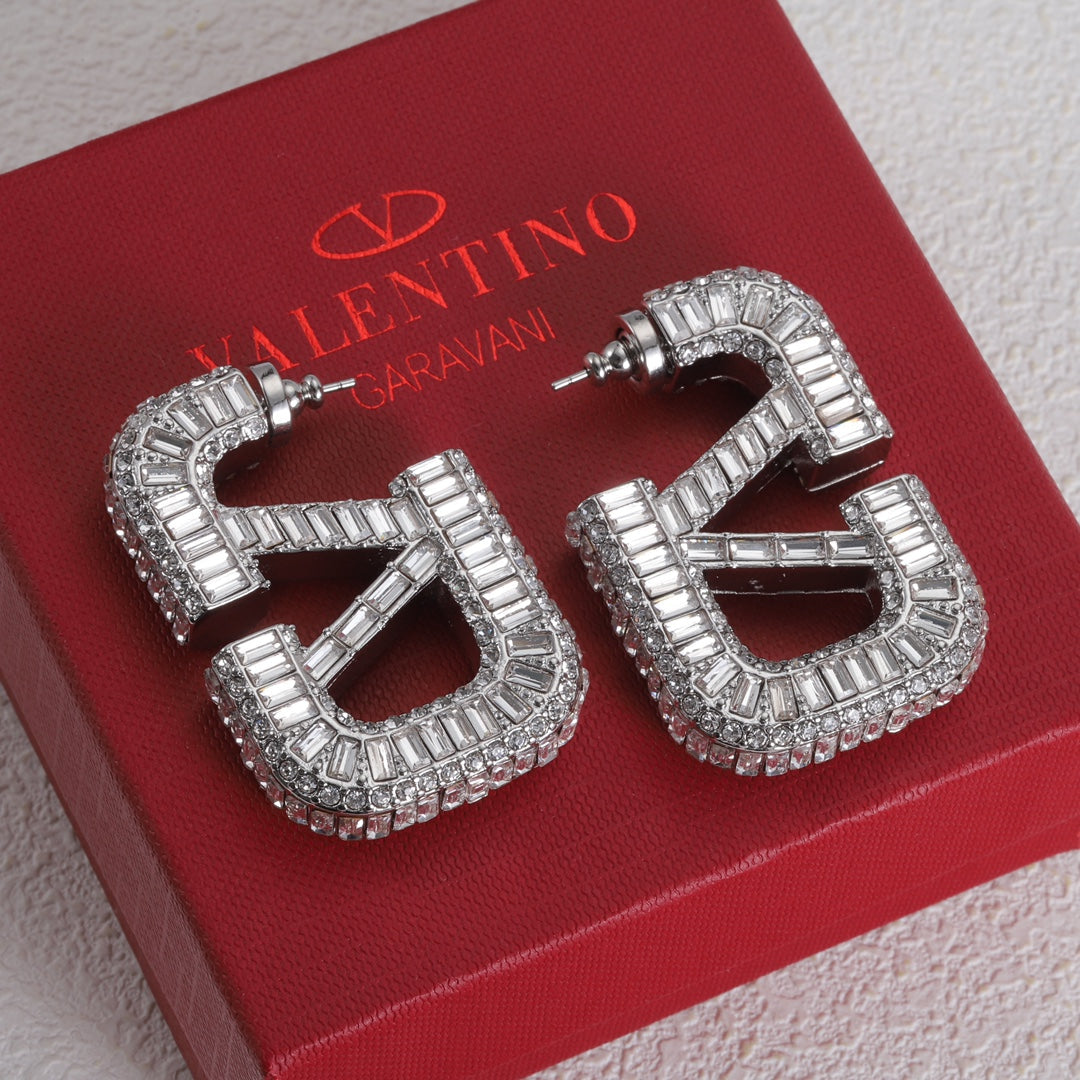 18K Vlogo Crystals Earrings