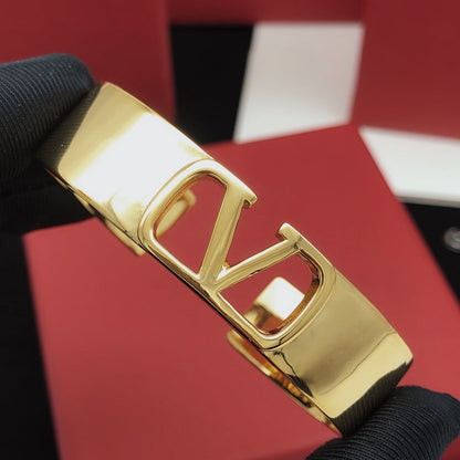 18K Vlogo Cuff Bracelet