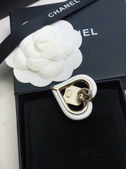 18K CC Heart Brooch