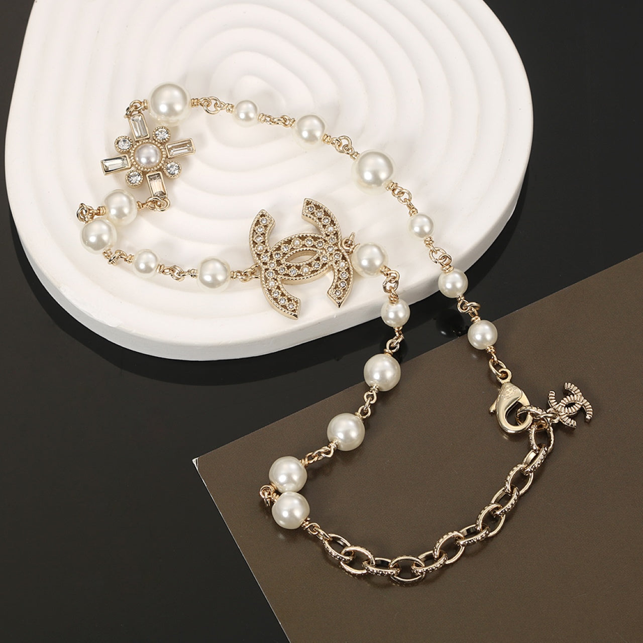 18K CC Flower Pearls Necklace