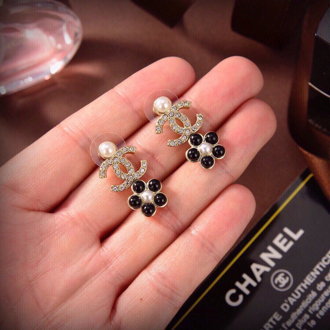 Boucles d'oreilles pendantes papillon CC 18 carats