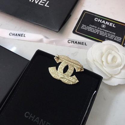 18K CC Diamonds Brooch