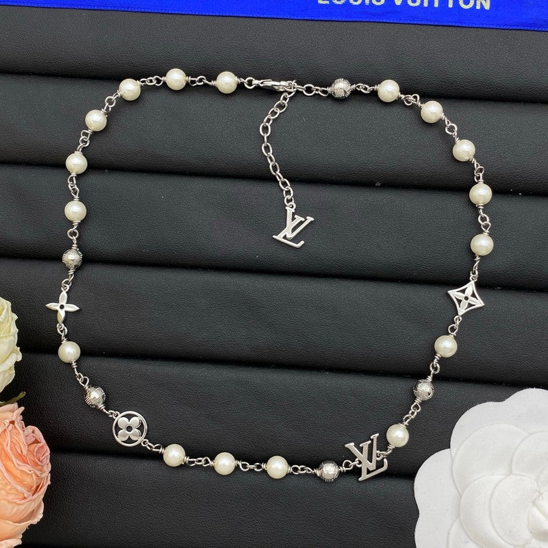 18K Louis Pearls Necklace