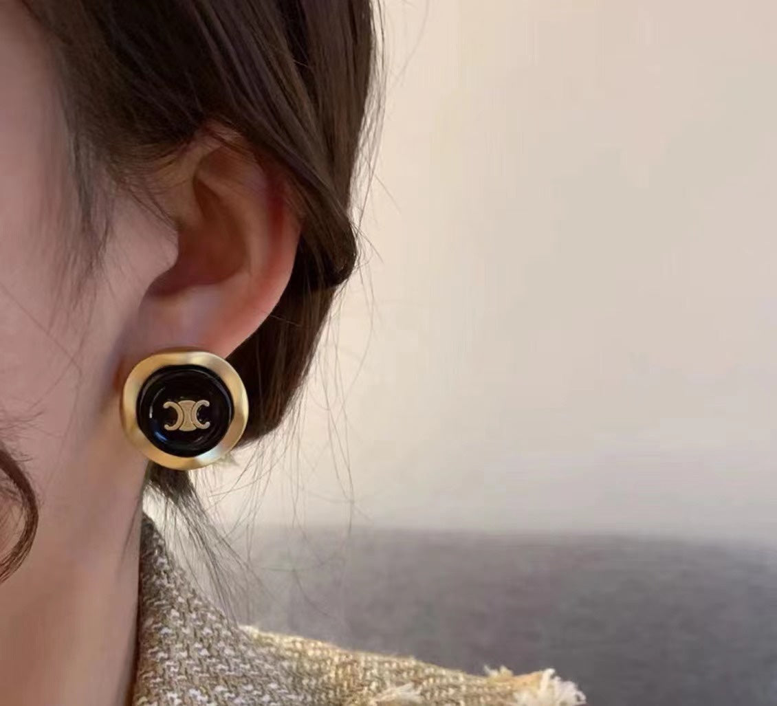 18k Triomphe Pearl Earrings