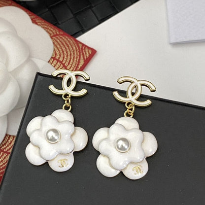 18K CC Flower Pearl Earrings