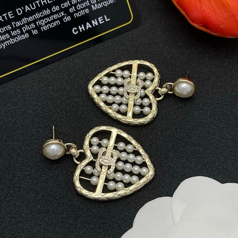 CC Gold Hear Pearl Earrings