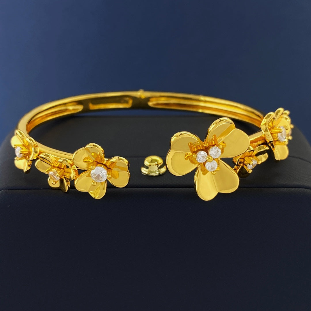 Bracelet Frivole Sept Fleurs 18K