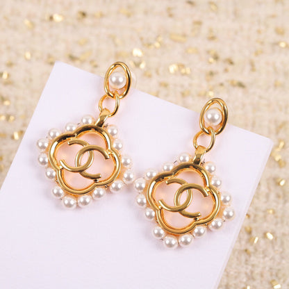 Boucles d'oreilles pendantes en perles carrées CC 18 carats