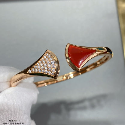 18K BV DIVAS' DREAM Carnelian Bangle Bracelet