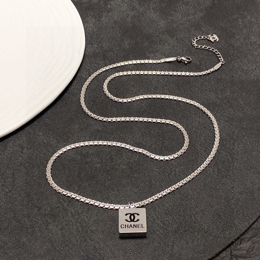 18K CHANEL CC Pendant Necklace