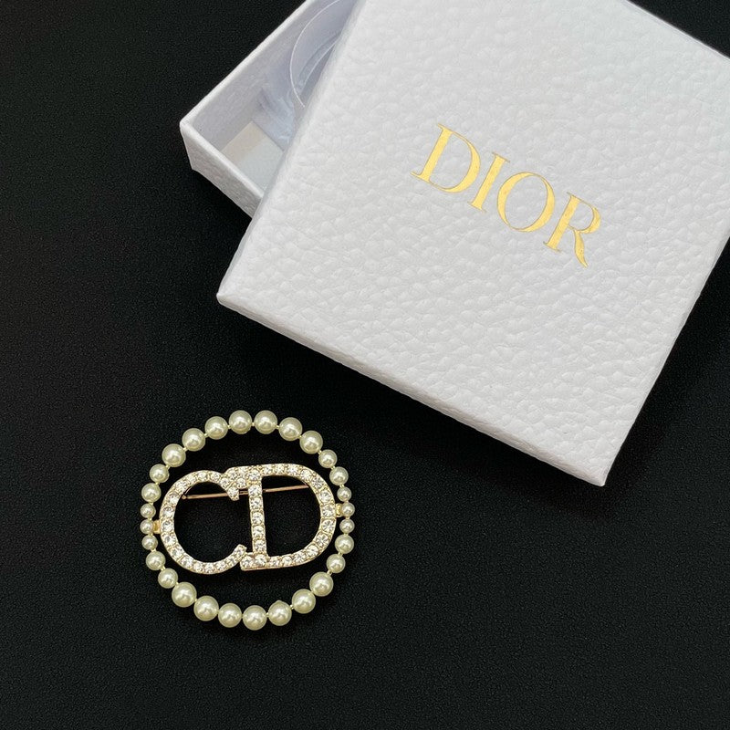 CD Pearls Brooch